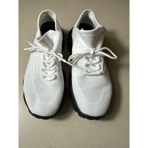 Women's Fashion Knit Sneakers Slip On White With Black Soles Size 38 (7.5)
